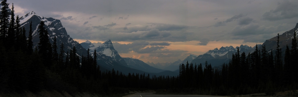 [#14_Going North on Icefield Parkway.jpg]