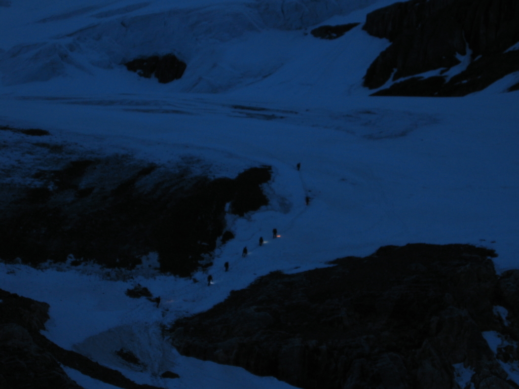 [#084_4_AM_near_glacier.JPG]